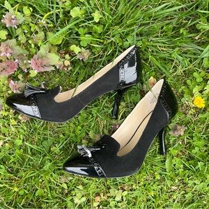 Anne Klein AkBrettany Black Suede Spectator Pumps w. Tassels, 6.5M. 1.5" heel